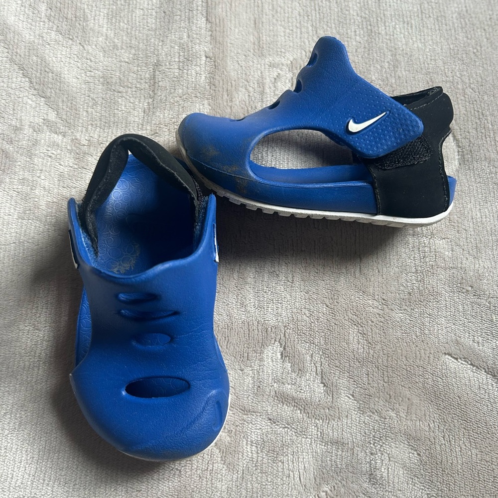 Nike sunray Blue and Black Kids' Slip-On Sandals